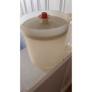 Tupperware Vintage Pitcher 6.5 Summer Vacuum Lid (1.5 Q) Used Nice Drinks